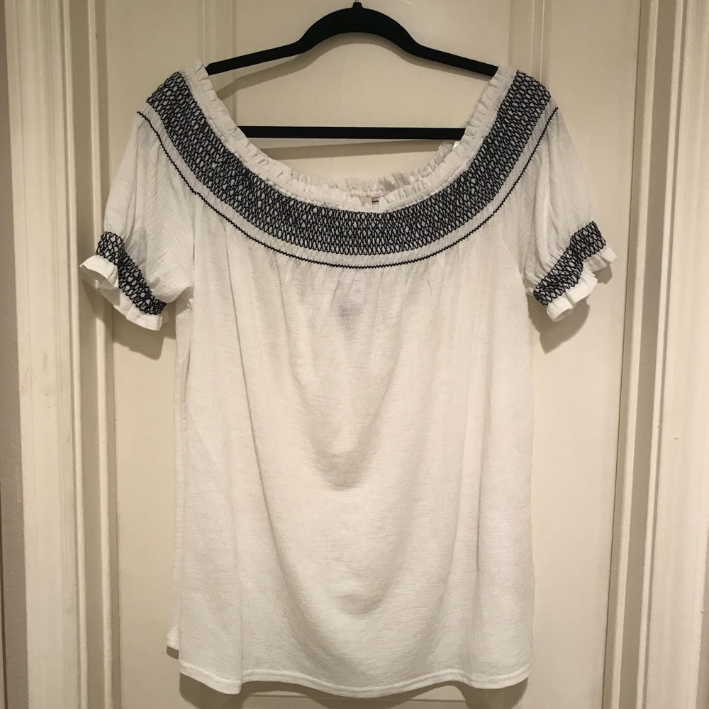 NWT Forever 21 White Peasant Top